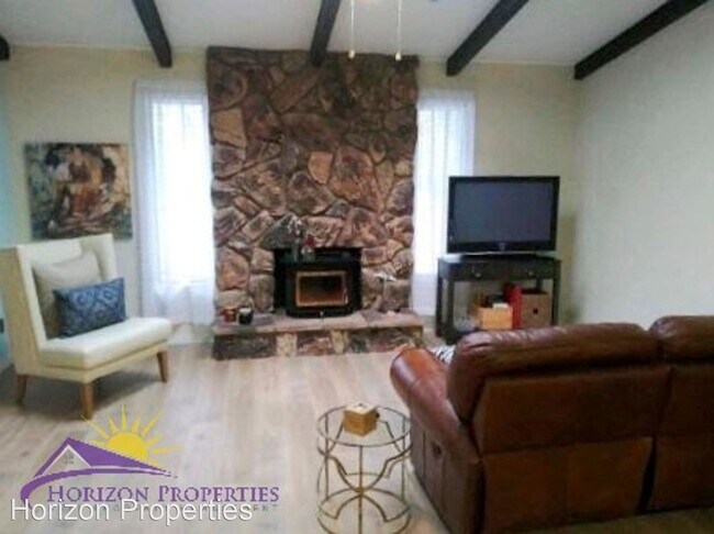 Building Photo - 3 br, 2 bath House - 2750 Paseo Rio Way