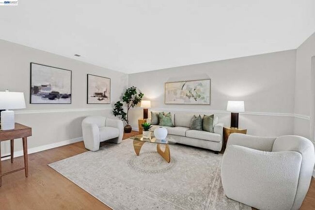 Foto del edificio - 6877 Rayland Ct