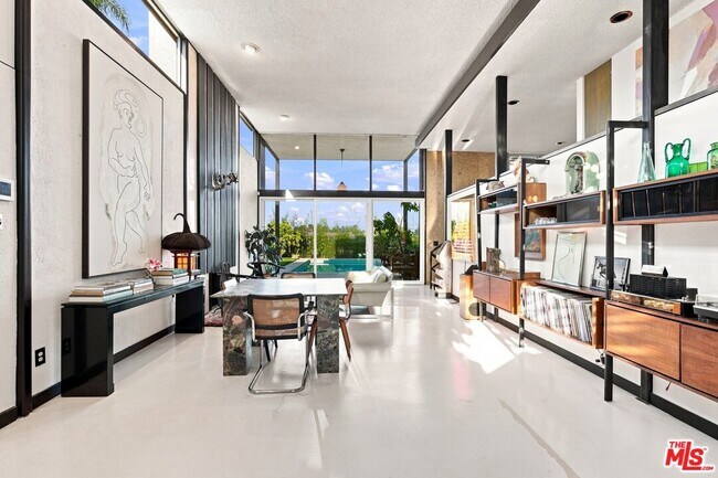 Foto del edificio - 936 Fortune Way