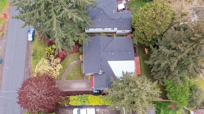 Building Photo - 15209 6th Ave NE
