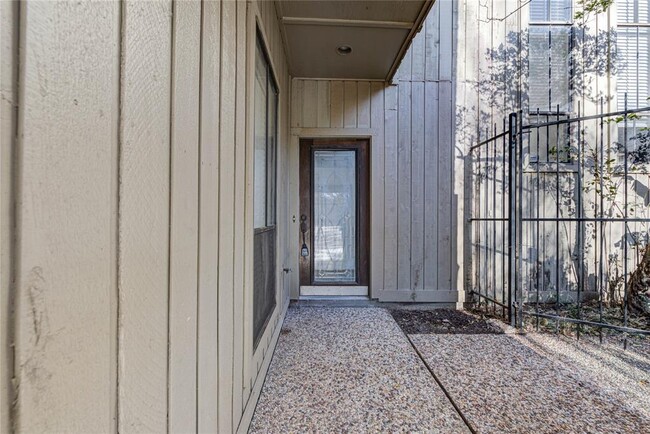 Foto del edificio - 9400 Doliver Dr