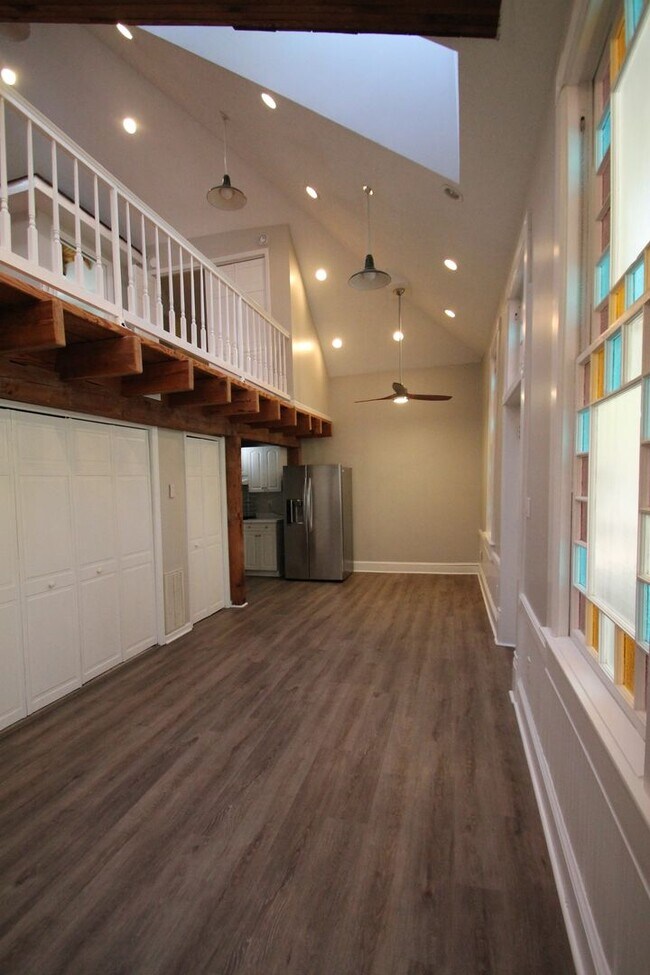 Foto del edificio - Exclusively Offered By Muse Realty, LLC