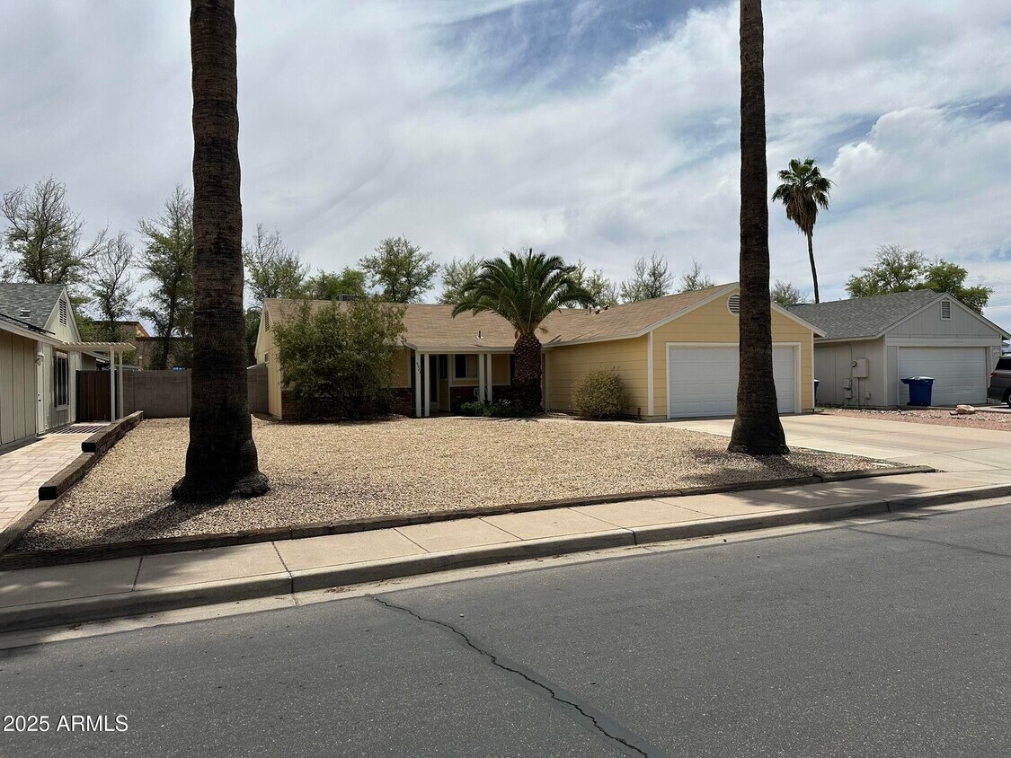 Foto principal - 4923 W Gail Dr