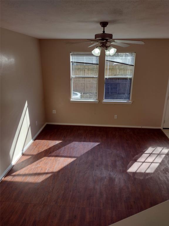 475 Folk Crest Ln, Dickinson, TX 77539 Condo for Rent in Dickinson