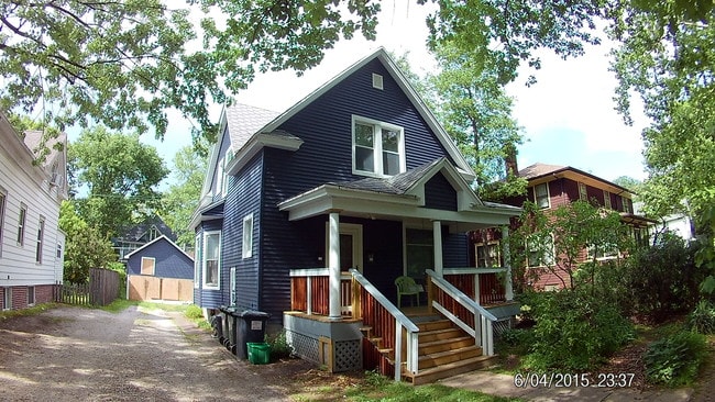 Building Photo - 604 W California Ave