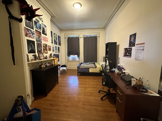 Building Photo - 4047 Spruce St