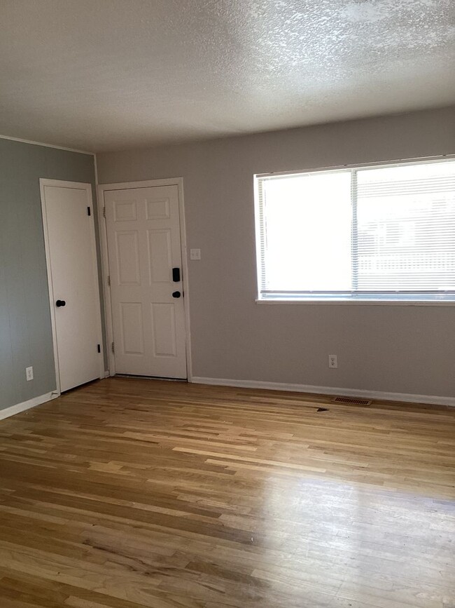 Foto del edificio - 3 Bedroom, 2 Bathroom Home in Northwest Reno