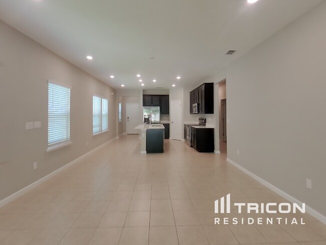 Foto del edificio - 6471 Longleaf Branch Dr