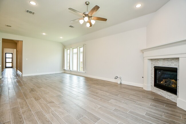 Building Photo - 21312 Palm Arbor Dr
