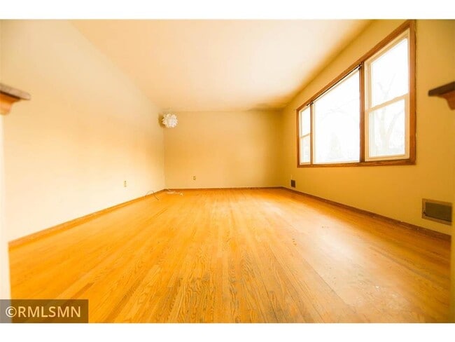 Foto del edificio - 13113 Irving Ave S