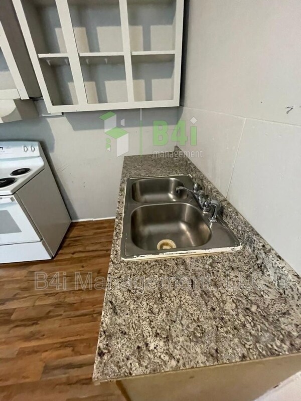 Foto del edificio - 1583 Elm St NE