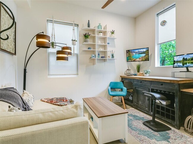 Foto del edificio - 1215 Maple Ave