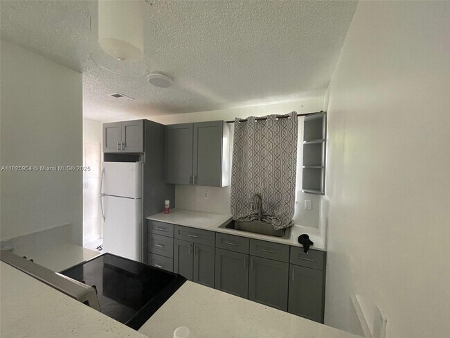 Building Photo - 7800 N Miami Ave