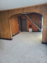 Building Photo - 623 W 9th St