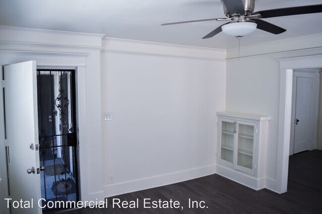 Building Photo - 3809 1/2-3845 S Flower Dr