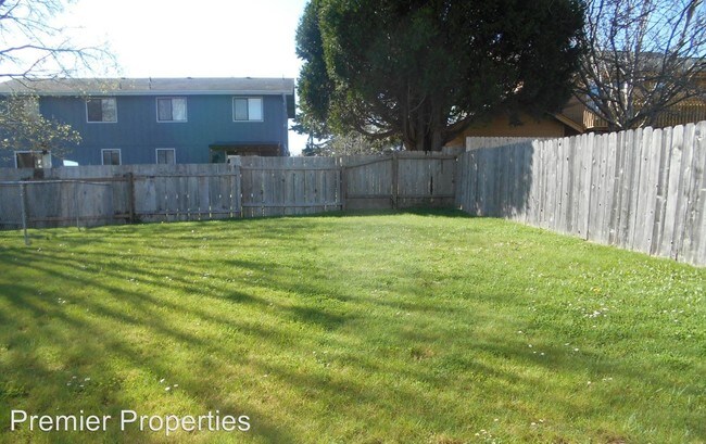 Foto del edificio - 243-243 Cypress St