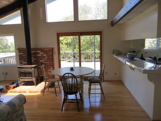 Building Photo - Beautiful Los Osos Home