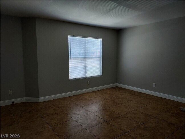 Foto del edificio - 6800 E Lake Mead Blvd
