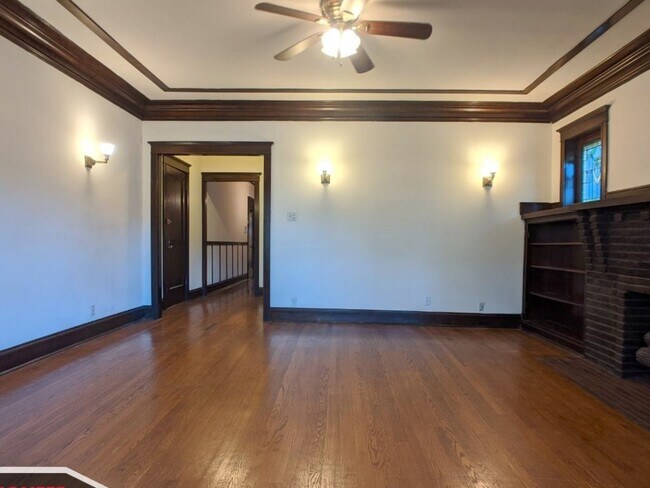 Foto del edificio - 2825 W Logan Blvd