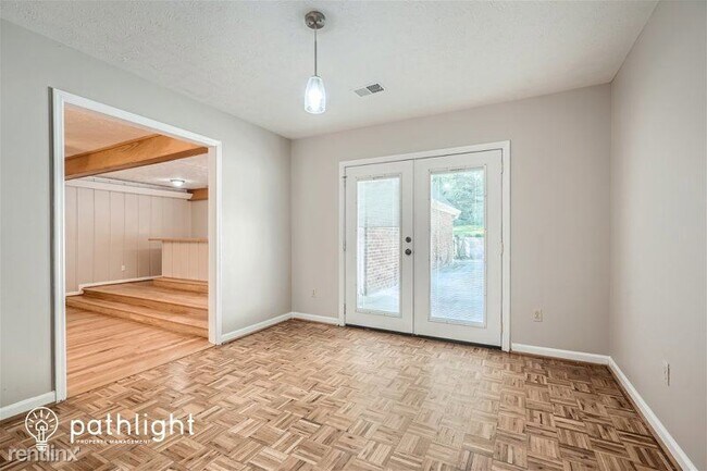 Building Photo - 5 br, 3 bath House - 515 Golfview Dr UNIT