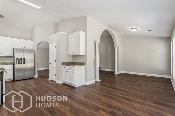 Building Photo - SELF TOUR NOW! - 1530 Dillard Heights Dr, ...