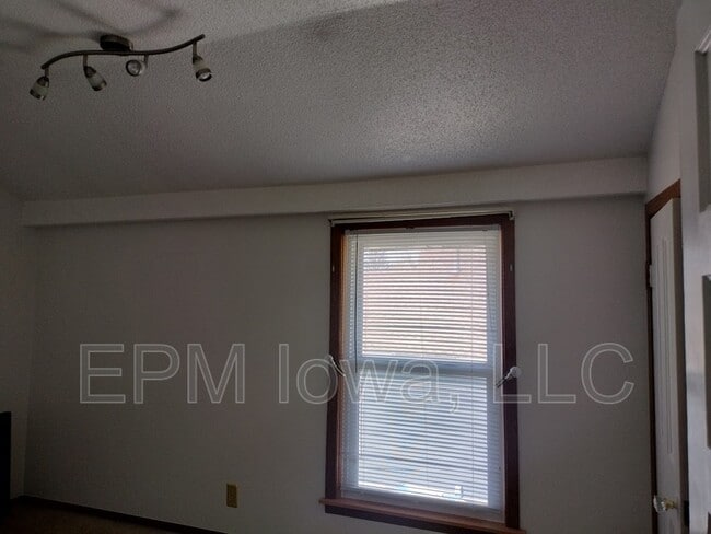 Building Photo - 2180 8th Ave