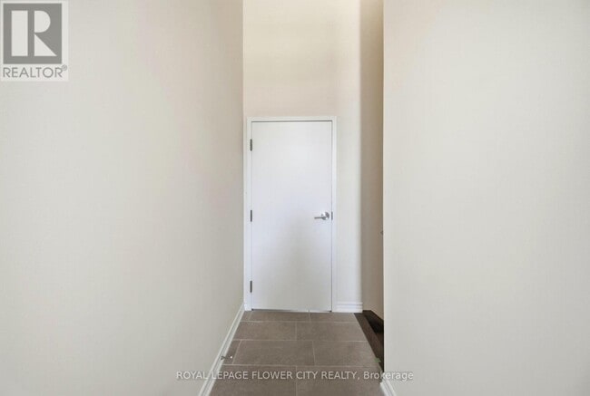 Building Photo - 174 Petch Ave