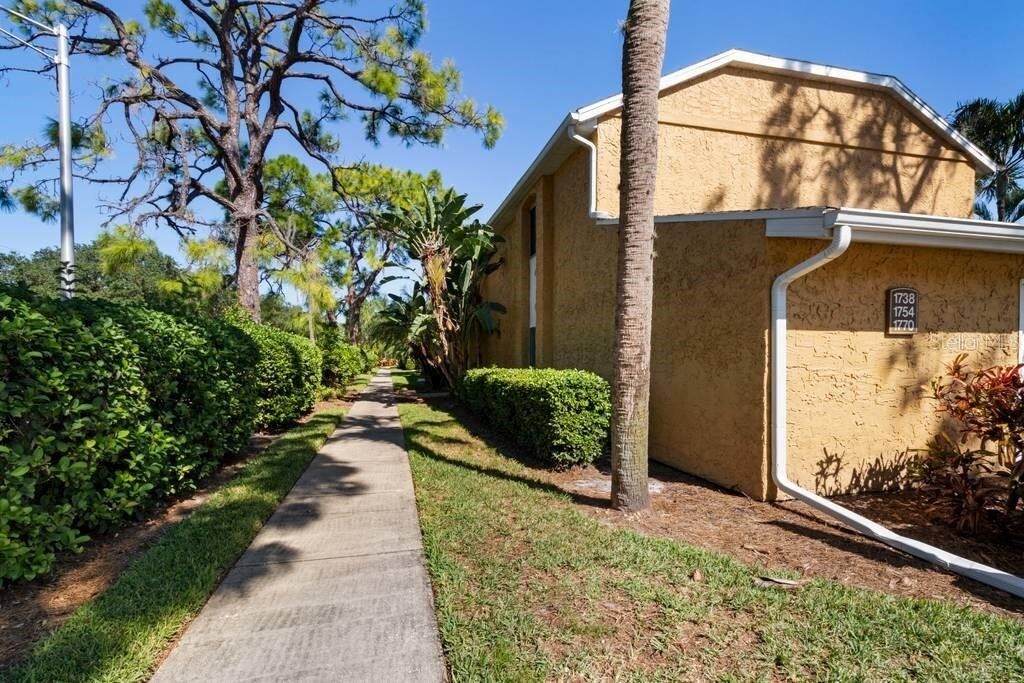 Sidewalk to unit - 1770 Parakeet Way