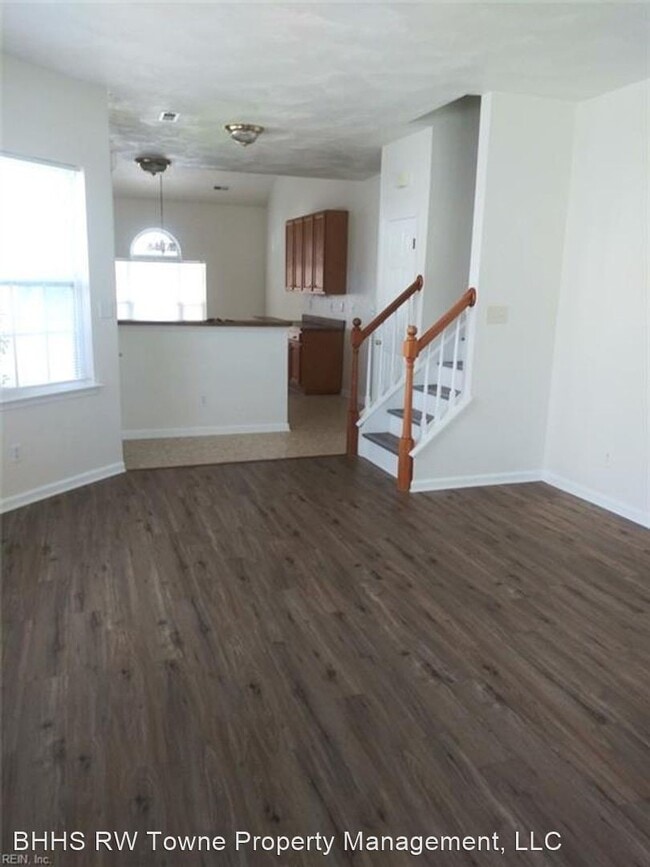 Building Photo - 3 br, 2.5 bath House - 1945 Bizzone Circle