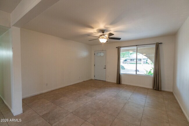 Foto del edificio - 1887 E Watson Dr