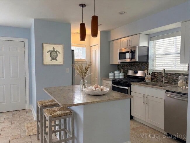 Building Photo - 6540 S Kenwood Ave