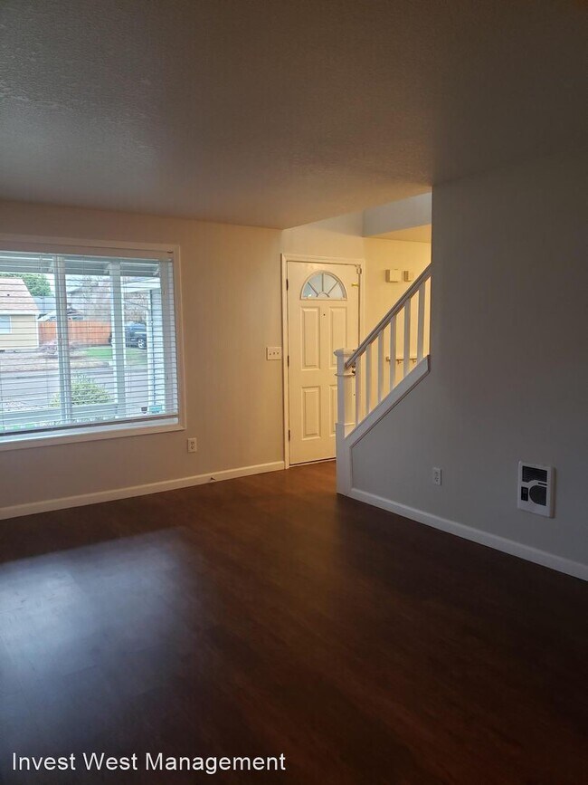 Foto del edificio - 4 br, 2.5 bath House - 1805 NE 149th Cir