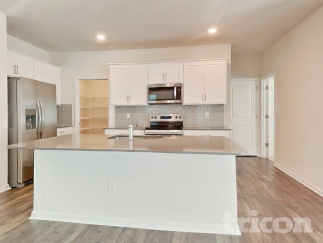 Building Photo - 141 Chapel Dr