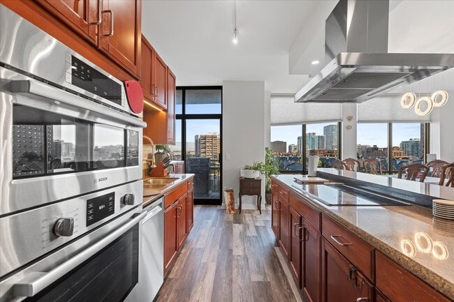Foto del edificio - 1335 S Prairie Ave