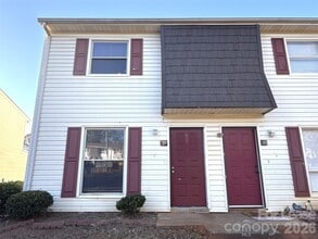 Building Photo - 7906 Oak Meadow Ct