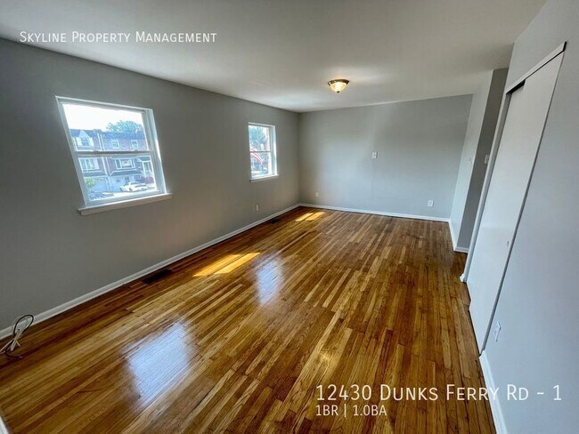 Foto del edificio - 12430 Dunks Ferry Rd