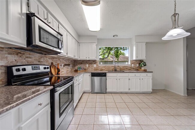 Building Photo - 13527 Tara Oak Dr