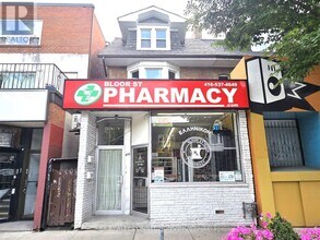 Building Photo - 849 Bloor St W