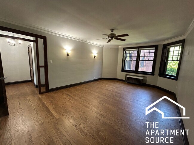Building Photo - 4519 N Wolcott Ave