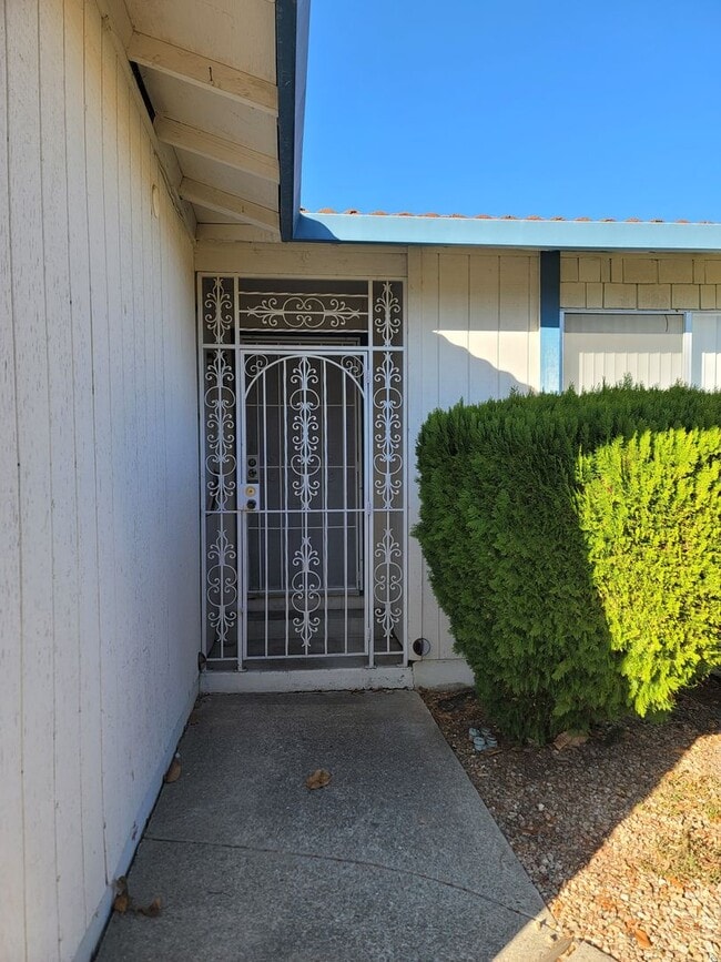 Foto del edificio - 1031 Fallbrook Dr