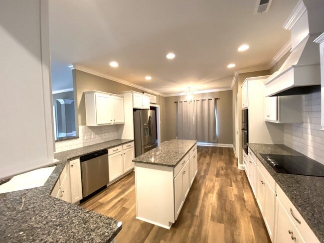 Foto del edificio - ~~ Beautiful 3-bedroom Home ~~