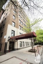 Building Photo - 817 W Lakeside Pl