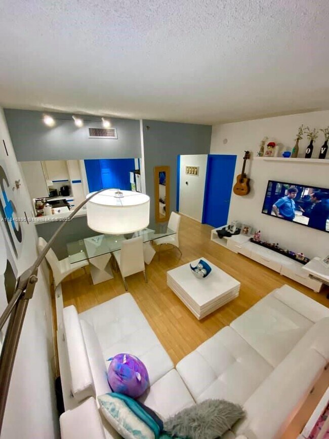 Foto del edificio - 540 Brickell Key Dr