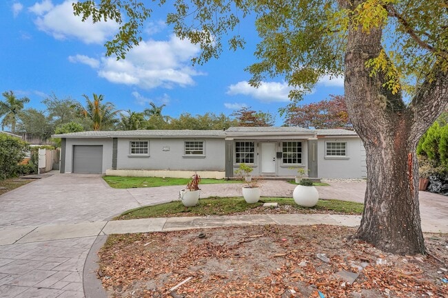 Photo - 18600 NE 7th Ct (Miami, FL) House