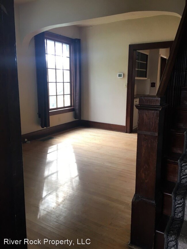 Building Photo - 2 br, 1 bath House - 17 1/2 1st Ave NE