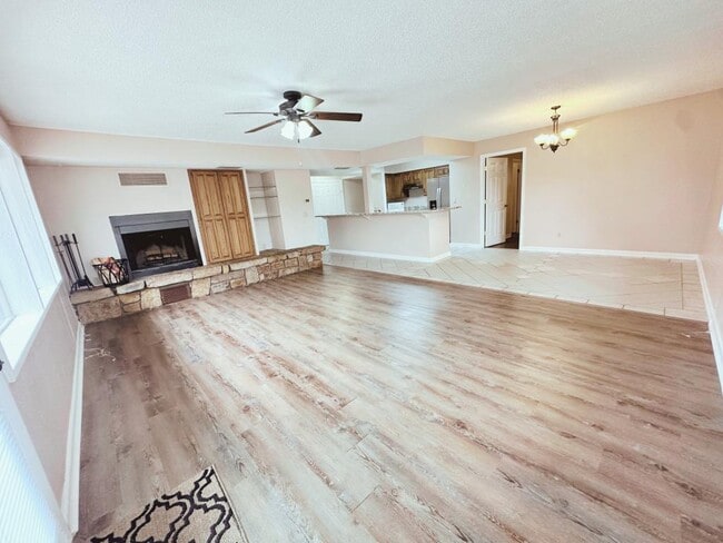Building Photo - 100 Bayou Point