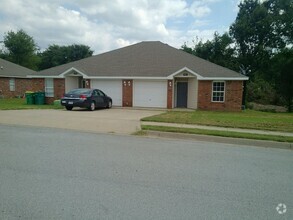 Building Photo - 251-251 Graystone Cir