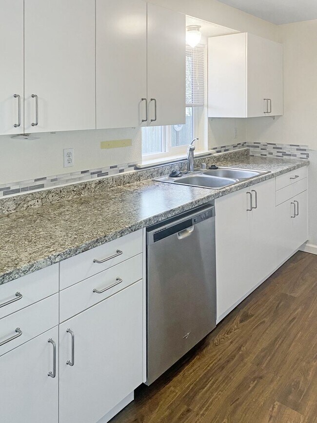 Foto del edificio - 11718-11718 90th Ave E
