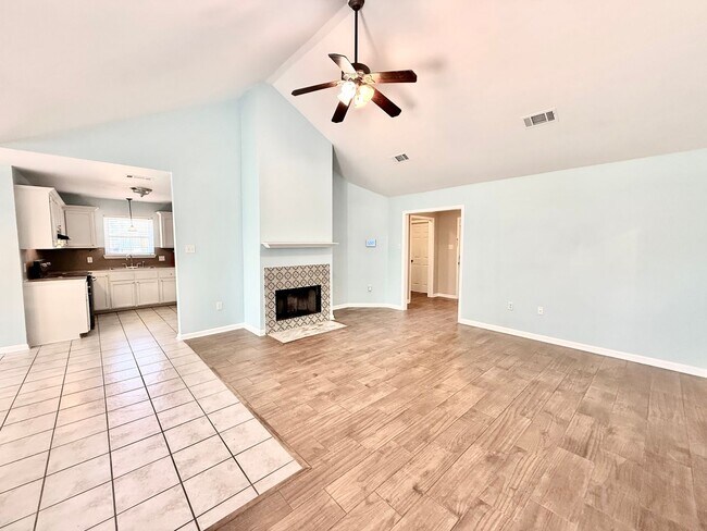 Foto del edificio - 15253 E Bayou Dr