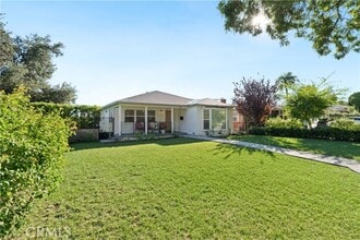 Building Photo - 2510 Paloma St